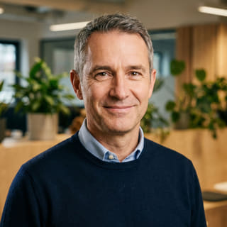 Profilbild von James Mitchell, bei Prägewertum als Chief Executive Officer aufgeführt